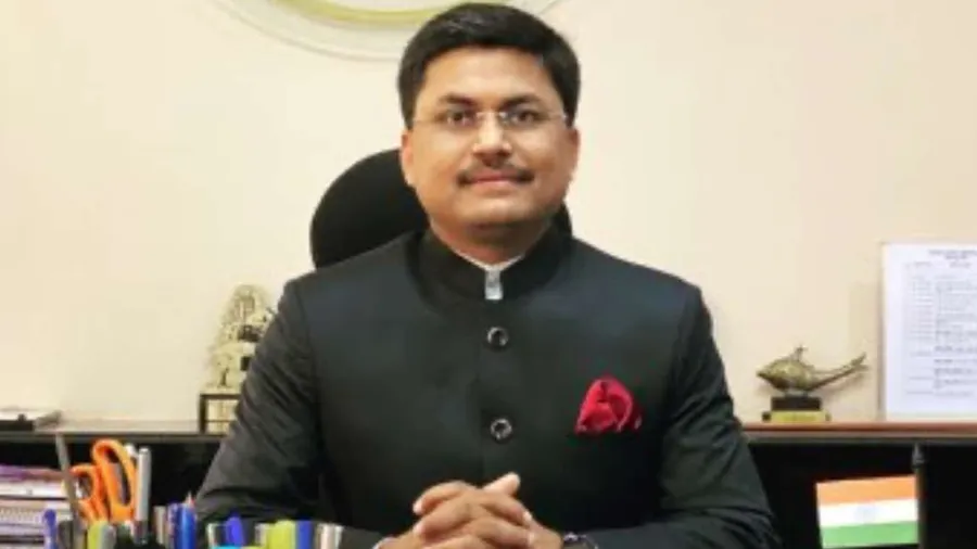 10થી વધુ વાર ફેલ થયા પણ હાર ન માની અને બની ગયા IAS, વાંચો આમની સક્સેસ સ્ટોરી