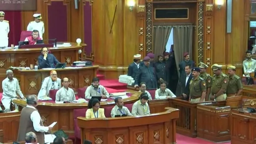 વિધાનસભા કોર્ટમાં ફેરવાઈ, સ્પીકરે સંભળાવી સજા, 6 પોલીસકર્મીઓને થઇ કેદ