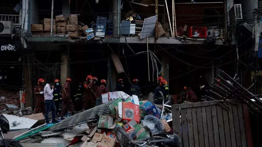 બાંગ્લાદેશની રાજધાની ઢાકામાં પ્રચંડ વિસ્ફોટ, 16ના મોત, 100થી વધુને ઈજા