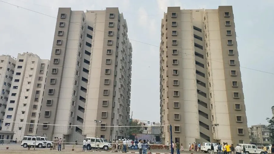 સુરતમાં 32 કરોડના ખર્ચે બનેલા પોલીસ આવાસનું લોકાર્પણ કરતા હર્ષ સંઘવી, જુઓ તસવીરો