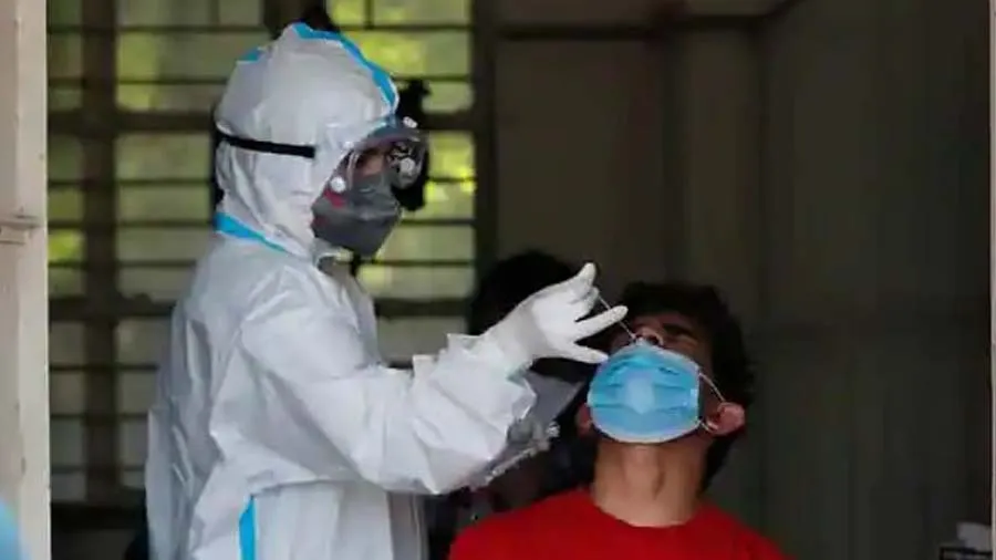 સુરતના વરાછામાં કોરોનાથી એકનું મોત, તેમના પરિવારના 15નું ટેસ્ટિંગ કરાયું