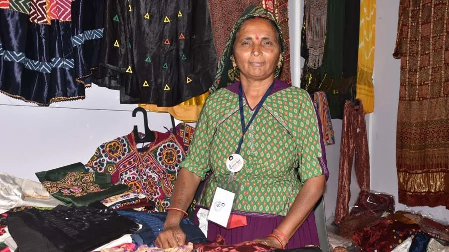 કચ્છના ખમીરવંતા અને આત્મનિર્ભર નારી ગોમતીબેન આહિર