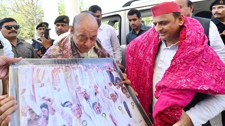 ગુજરાત આવીને અખિલેશ યાદવે સમજાવી EDની પરીભાષા