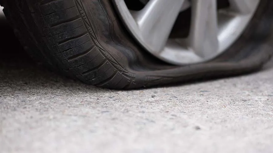 ‘ટાયર ફાટવું એક્ટ ઓફ ગોડ નહીં’, હાઇ કોર્ટે વીમા કંપનીને વળતર આપવાનો આપ્યો આદેશ