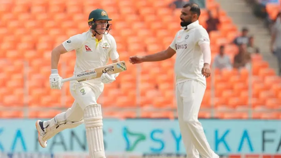 શમીને જોઈને ફેન્સે લગાવ્યા જય શ્રીરામના નારા, પૂર્વ IAS બોલ્યા- રમતમાં પણ..