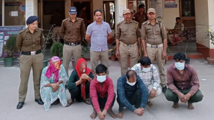 દિયર-ભાભી મોહલ્લામાં જ ચલાવતા હતા સેક્સ રેકેટ, 2 મહિલા સહિત 6ની ધરપકડ