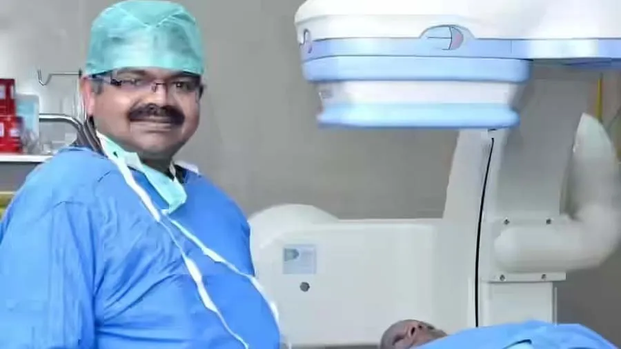 હૃદયના ડૉક્ટરની માનવતા,હડતાળ વચ્ચે પોલીસને હાર્ટએટેક આવ્યો તો તબીબે જીવ બચાવ્યો