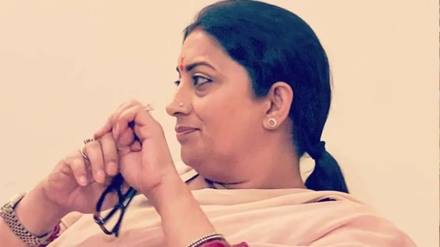 સ્મૃતિ ઈરાનીએ યાદ કર્યા મુશ્કેલ દિવસો, 1500 રૂપિયામાં કર્યું 'સાવરણી-વાસણ-પોતા'