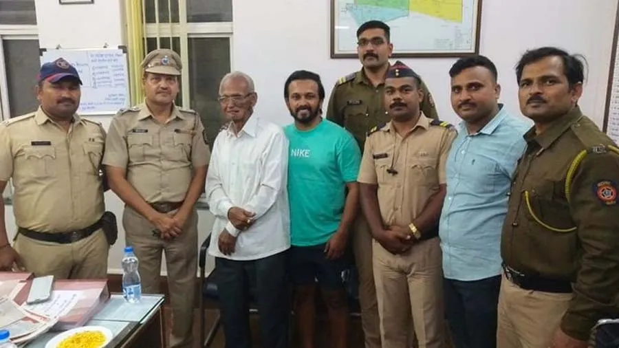 ક્રિકેટર કેદાર જાધવના ગુમ થયેલા પિતા કલાકોની શોધખોળ બાદ મળ્યા