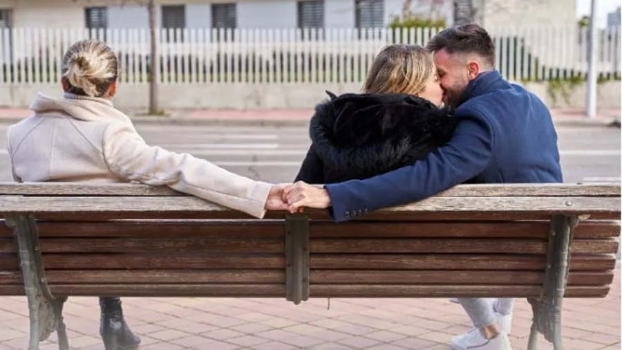 મારા પતિના બીજી મહિલાઓ સાથે સંબંધ છે પરંતુ, હું કંઈ કરી નથી શકતી...