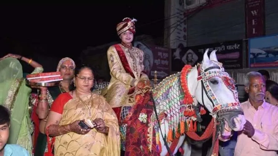 1500 મહેમાનોને ખવડાવ્યું, 10 લાખનો ખર્ચો...કિન્નરે દીકરીના લગ્ન ધામધૂમથી કરાવ્યા