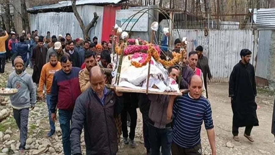 ગામ પહોંચેલા જવાનનું હાર્ટ એટેકથી મોત, મુસ્લિમોએ કરી અંતિમ સંસ્કારમાં મદદ