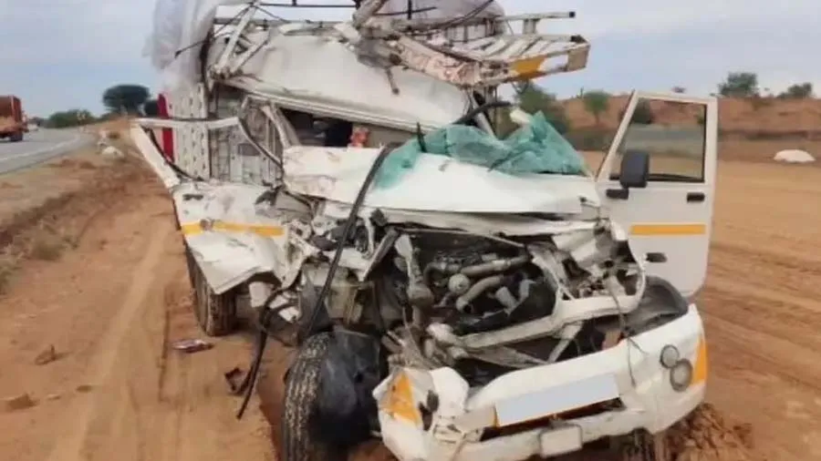 સાલાસર બાલાજી ધામના દર્શનેથી આવતી પિકઅપ, ટ્રક સાથે અથડાતા 3 બાળકો સહિત 5ના મોત