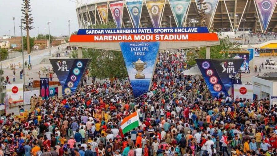 IPLની પહેલી મેચમાં નરેન્દ્ર મોદી સ્ટેડિયમમાંથી 150 મોબાઇલની ચોરીની ફરિયાદ