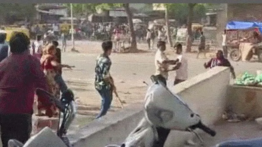 અમદાવાદમાં સગા ભાઈએ જ પોતાના ભાઈને જાહેરમાં પતાવી દીધો