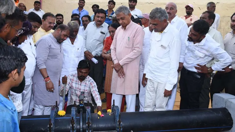 દરિયાના ખારા પાણીને મીઠું કરવાનો ડિસેલિનેશન પ્લાન્ટ ઘોઘા નજીક બની ગયો છેઃ મંત્રી