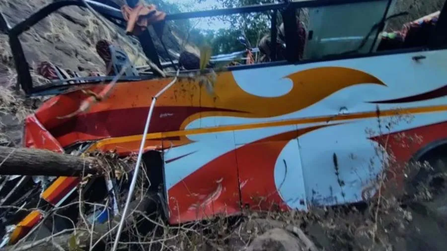 મહારાષ્ટ્રમાં ખતરનાક એક્સિડન્ટ, ખીણમાં ખાબકી બસ, 13 લોકોના મોત, 25 ઇજાગ્રસ્ત