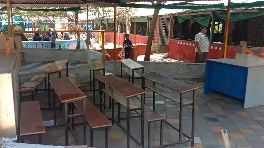 25 વર્ષથી પરીક્ષા, બેગ, હોમવર્ક, ટ્યુશન વગર ચાલે છે ગુજરાતની આ શાળા