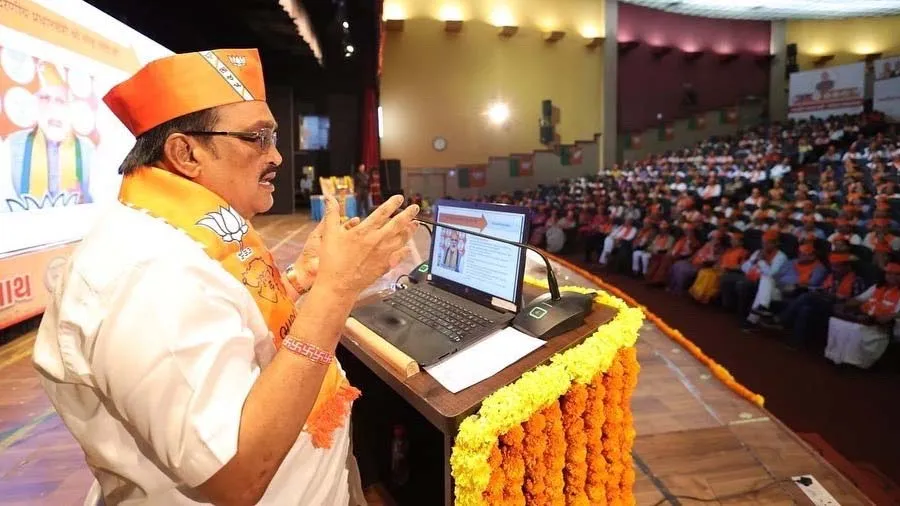 5 લાખ મતોના માર્જિનથી ચૂંટણી કેવી રીતે જીતવી? CR પાટીલે 'પાઠશાળા'ને સંબોધી