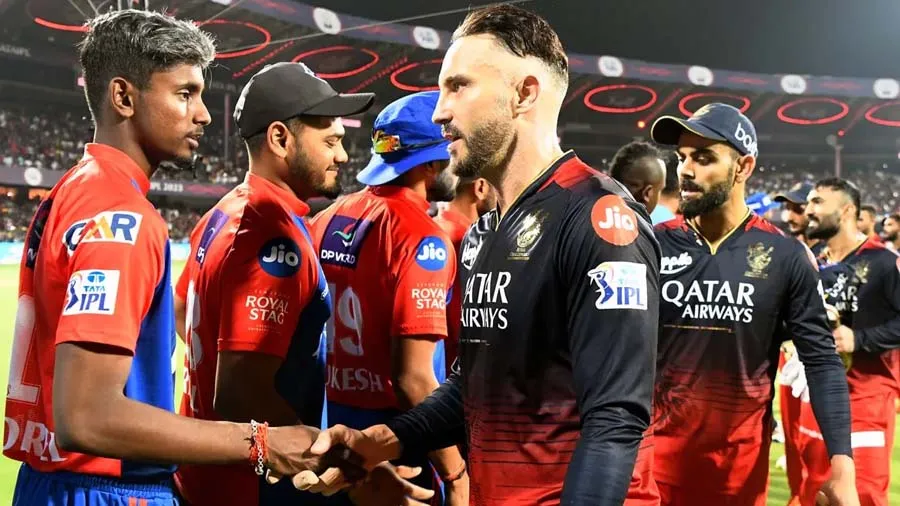 કોહલીએ ગાંગુલી સાથે હાથ ન મળાવ્યા, બંનેના ફેન્સ ટ્વીટર પર બાખડ્યા