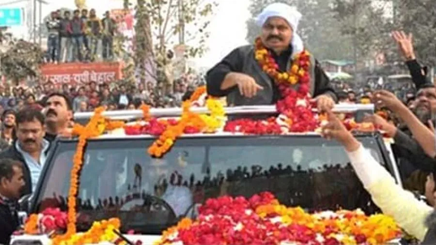 8 કરોડની કારમાં ફરતો હતો અતિક, નંબર હતો 786, લેન્ડ ક્રૂઝર અને મર્સિડીઝ પણ રાખતો