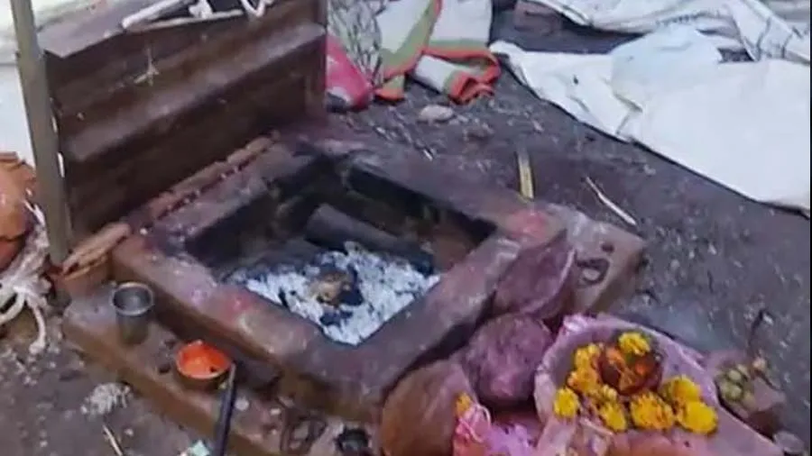 રાજકોટમાં અંધશ્રદ્ધાના કારણે પતિ-પત્નીએ હવનકુંડમાં મસ્તકની આહુતિ આપી દીધી