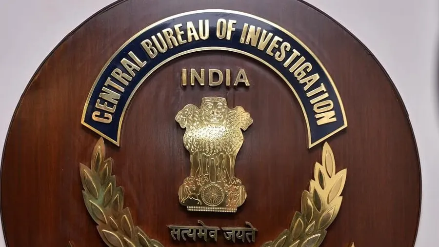 ફોન સાબરમતીમાં ફેંકી દેનાર અમદાવાદમાં આસિ. ઇન્કમટેક્સ કમિશનરની ધરપકડ