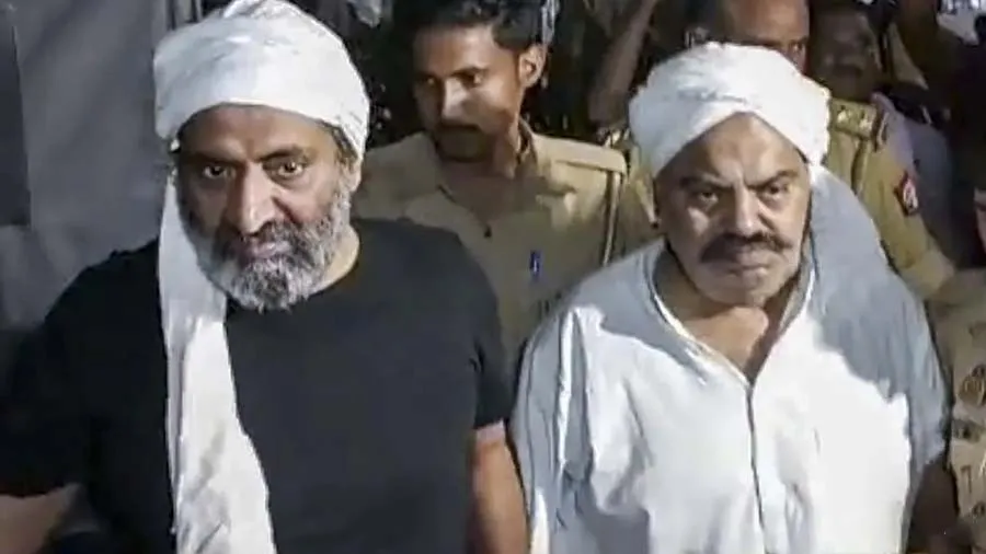 અતીક-અશરફની હત્યા બાદ કેમ અચાનક 22 જિલ્લાઓના 800 ફોન બંધ થયા?