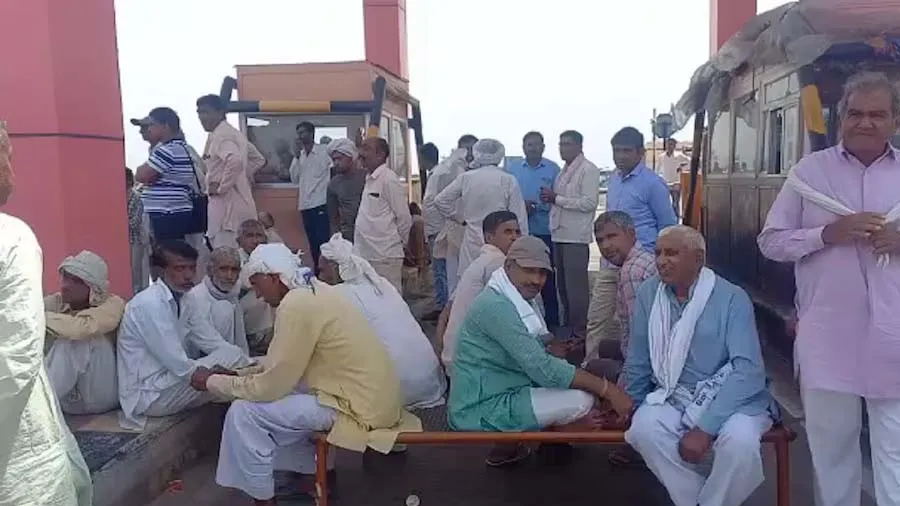 ટોલ નાકા પર કબજો, આખરે ખેડૂતો ધરણા પર કેમ ઉતરી રહ્યા છે