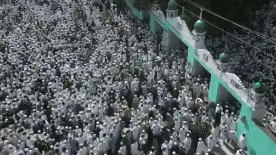 UPમા રોડ પર વાંચી નમાજ, 1700 પર FIR, સરકારી કામમાં બાધા નાખવાનો આરોપ