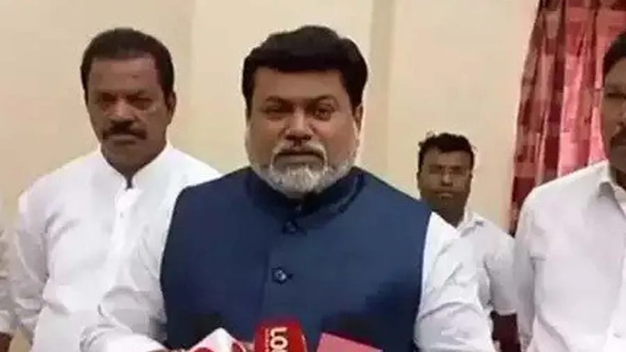 મહારાષ્ટ્રમાં ફરી રાજકીય ભૂકંપ? NCPના 20, ઉદ્ધવના 13 MLA સંપર્કમાં: CM શિંદે જૂથ