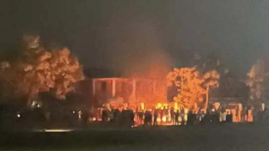 CM જિમનું ઉદઘાટન કરવાના હતા, ટોળાએ તોડફોડ કરીને મંચ પર આગ લગાવી દીધી
