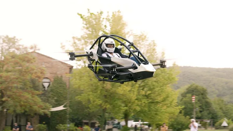 આવી ગઈ હવામાં ઉડનારી ઇલેક્ટ્રિક કાર, જાણો કિંમત અને ખાસિયત