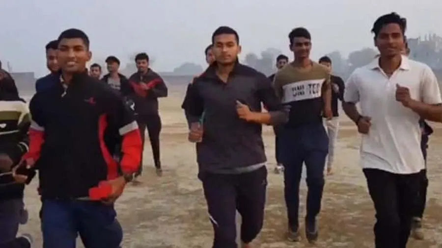 4 વર્ષથી ભરતીની તૈયારી કરી રહેલા યુવાઓની આપવીતિ, ઉંમર નીકળી રહી છે સેનામાં..