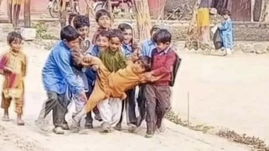 IPSએ આ ફોટો શેર કરી લખ્યું- બાળપણમાં શાળાના માસ્ટર દ્વારા મોકલાયેલી કમાંડો ફોર્સ