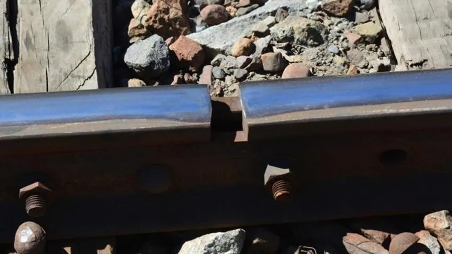 ટ્રેનના પાટા વચ્ચે જાણી જોઈને છોડવામાં આવે છે ખાલી જગ્યા, જાણો તેની પાછળનું કારણ