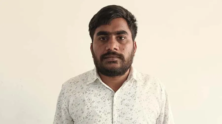 ઓફિસમાં બેસીને જ 2500ની લાંચ લેતા ઇન્કમટેક્સનો કર્મચારી પકડાયો, 5000 માગેલા