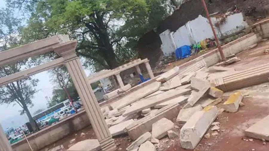 પાવાગઢમાં મોટી દુર્ઘટના, ઘુમ્મટ તૂટી પડતા 8 શ્રદ્ધાળુ દબાયા, મહિલાનું મોત