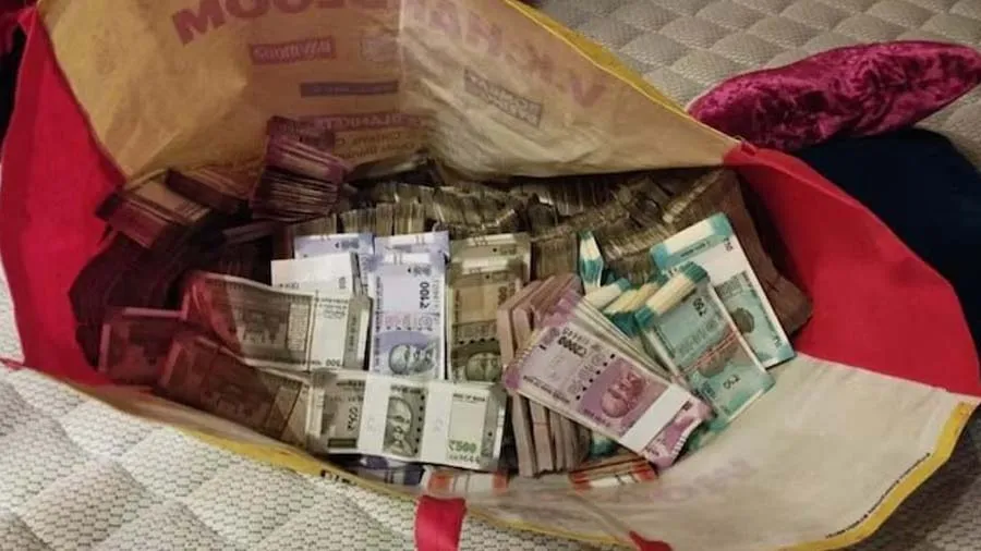 રામ-જાનકી યાત્રાનું પોસ્ટર લગાવી ધડાધડ રેડ, IT ટીમનો નવો આઇડિયા તમને ચકરાવી દેશે