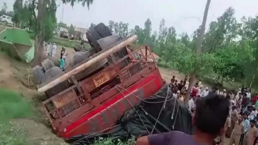 અકસ્માતમાં એક જ પરિવારના 10 લોકોના મોત, 13 ઇજાગ્રસ્ત