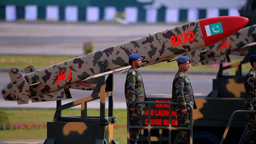 ઇમરાનની ધરપકડ બાદ પાક.માં ગૃહયુદ્ધ જેવી સ્થિતિ, પરમાણુ બોમ્બે ઉડાવી દુનિયાની ઊંઘ