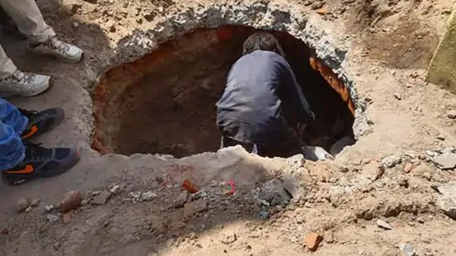 સિદ્ધપુરમાં 4 દિવસથી પાણી નહોતું આવતું, ખોદકામ કર્યું તો યુવતીની લાશ મળી