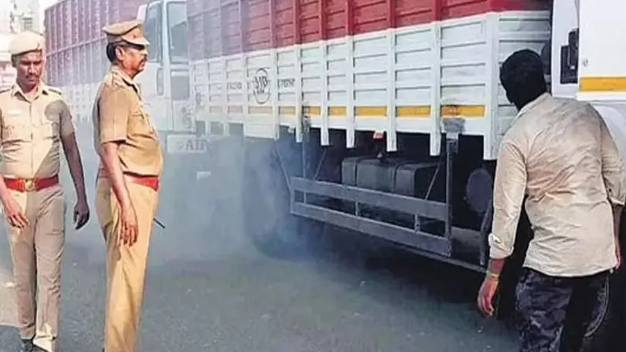 535 કરોડ રૂપિયા કેશ લઇને જતી ટ્રક રસ્તામાં બગડી,લોકોની ભીડ એકઠી થઇ અને......