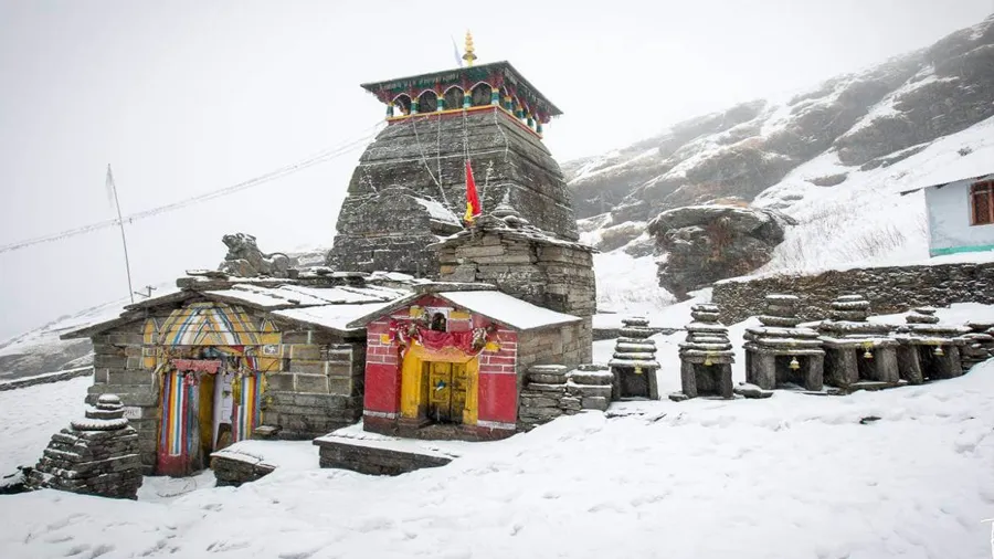 દુનિયાની સૌથી વધુ ઊંચાઈએ સ્થિત તુંગનાથ મહાદેવનું મંદિર નમી રહ્યુ છે,10 ડિગ્રી...