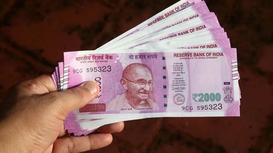 બેંકમાં 2000ની નોટ જમા કરાવતી વખત નકલી નીકળે તો થઈ શકે છે આ કાયદાકીય કાર્યવાહી