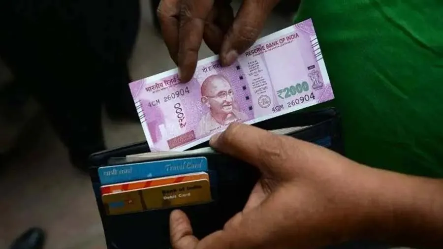 2000ની નોટ આપવા બદલ ઓટો ડ્રાઈવરે મુસાફરને માર માર્યો