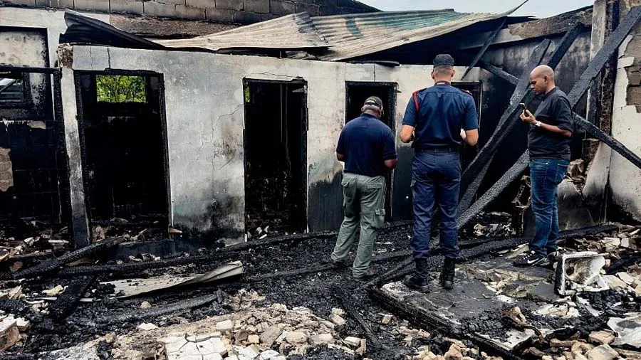 શાળાની હૉસ્ટેલમાં લાગી આગ, 20 વિદ્યાર્થિનીઓ જીવતી સળગી ગઈ