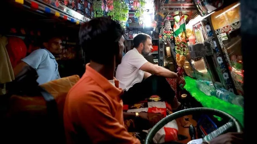 રાહુલે અડધી રાત્રે હાઇવે પર ટ્રકથી કરી મુસાફરી, લોકો કરી રહ્યા છે વખાણ