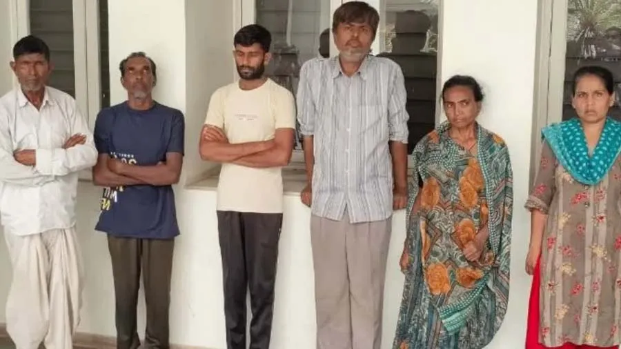 ગુજરાતના રાક્ષસો જોવઃ 13 વર્ષની છોકરીને દુલ્હન બનાવી 8 વર્ષમાં 15 પુરુષોને વેચી