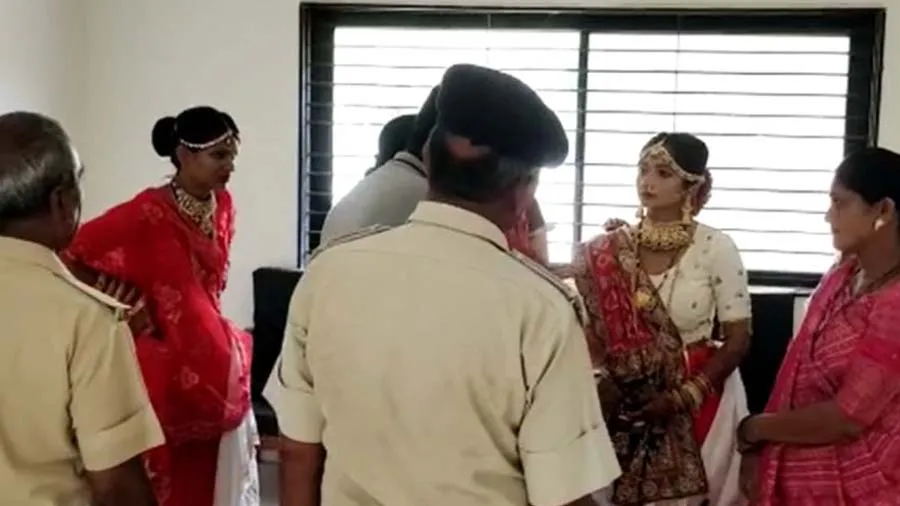 જૂનાગઢમાં સમૂહ લગ્નમાં બબાલ, કરિયાવર નહીં, ખાવાનું નહીં, કન્યા પહોંચી પોલીસ પાસે